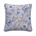 Poszewka z motywem kwiatów Blossom Blue – 45 × 45 cm