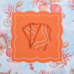 Pomarańczowe haftowane serwetki z falistym obrzeżem Orange Onde Roseberry Home