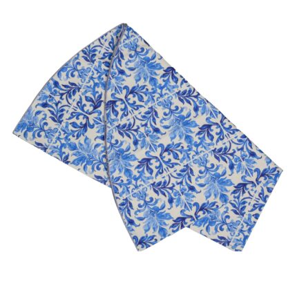 Niebieski okrągły obrus Majolica Blue Roseberry Home