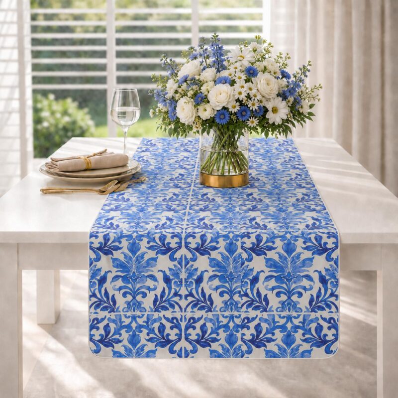 Niebieski bieżnik Majolica Blue Roseberry Home